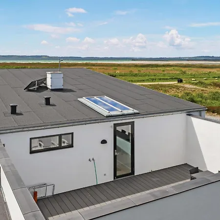 Amazing In With House Sea View *